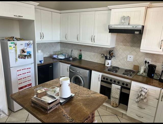 2 BEDROOM APARTMENT FOR SALE IN OATLANDS NORTH